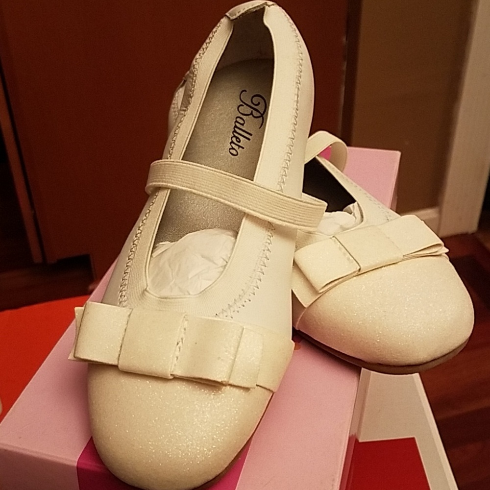 Girls flats